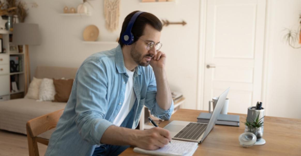 Mobile SEO learning environment showing optimization workflow